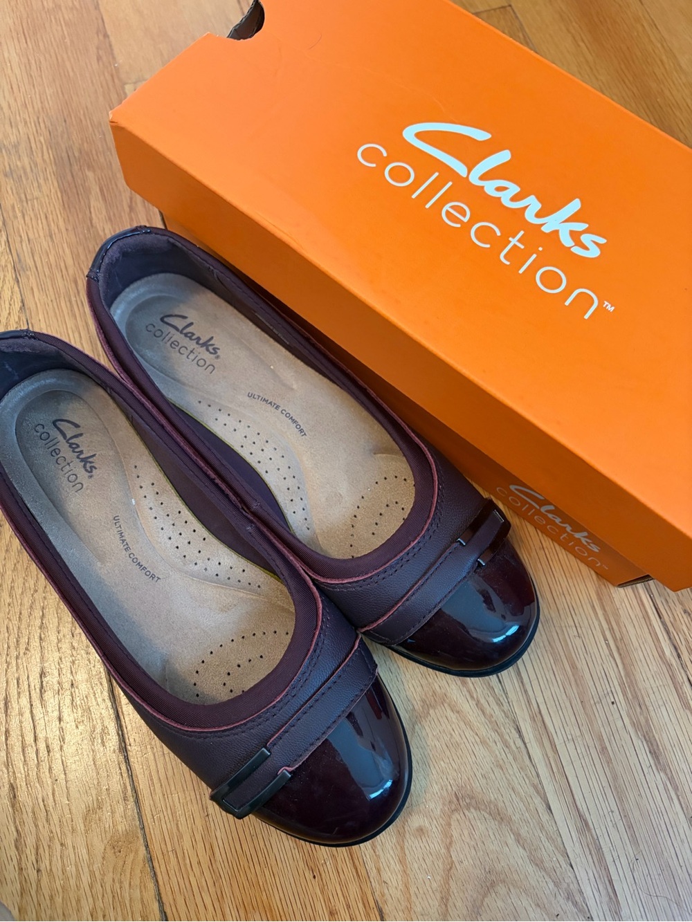 Clarks Women's Burgundy Patent Trim Comfort Flats